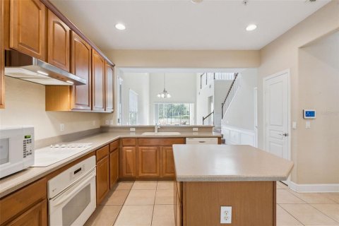 Condo in Orlando, Florida, 3 bedrooms  № 2116631 - photo 15