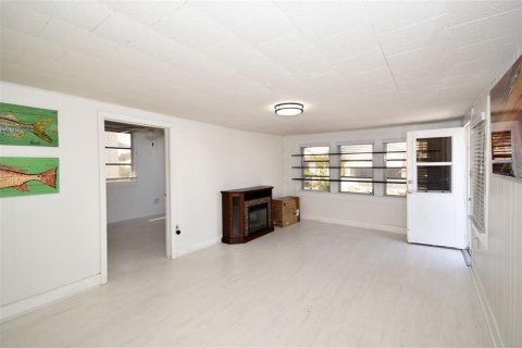 House in Bradenton, Florida 1 bedroom, 68.38 sq.m. № 1565650 - photo 12