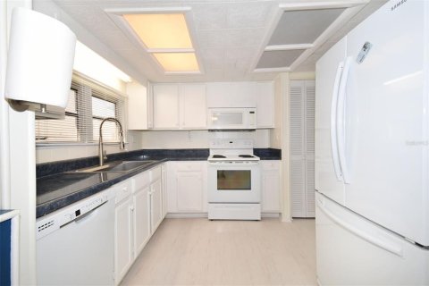 House in Bradenton, Florida 1 bedroom, 68.38 sq.m. № 1565650 - photo 21