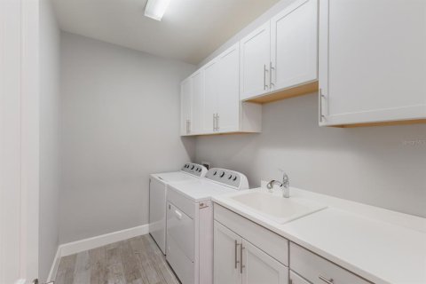 Villa ou maison à vendre à Lakewood Ranch, Floride: 4 chambres, 259.94 m2 № 1866867 - photo 9