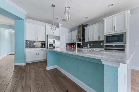 House in DeBary, Florida 5 bedrooms, 318.65 sq.m. № 2213323 - photo 12