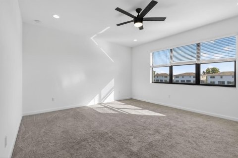 Townhouse in Lake Worth, Florida 3 bedrooms, 227.61 sq.m. № 2088092 - photo 26