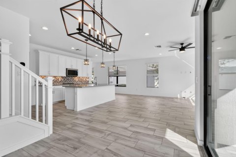 Townhouse in Lake Worth, Florida 3 bedrooms, 227.61 sq.m. № 2088092 - photo 10