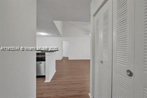 Condominio en alquiler en Coral Springs, Florida, 2 dormitorios, 103.49 m2 № 1968743 - foto 18