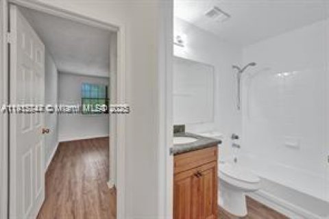 Condominio en alquiler en Coral Springs, Florida, 2 dormitorios, 103.49 m2 № 1968743 - foto 7