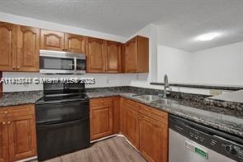 Condominio en alquiler en Coral Springs, Florida, 2 dormitorios, 103.49 m2 № 1968743 - foto 4