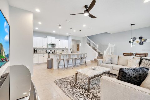 Adosado en alquiler en Kissimmee, Florida, 5 dormitorios, 210.24 m2 № 1909156 - foto 24