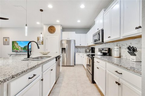 Adosado en alquiler en Kissimmee, Florida, 5 dormitorios, 210.24 m2 № 1909156 - foto 17