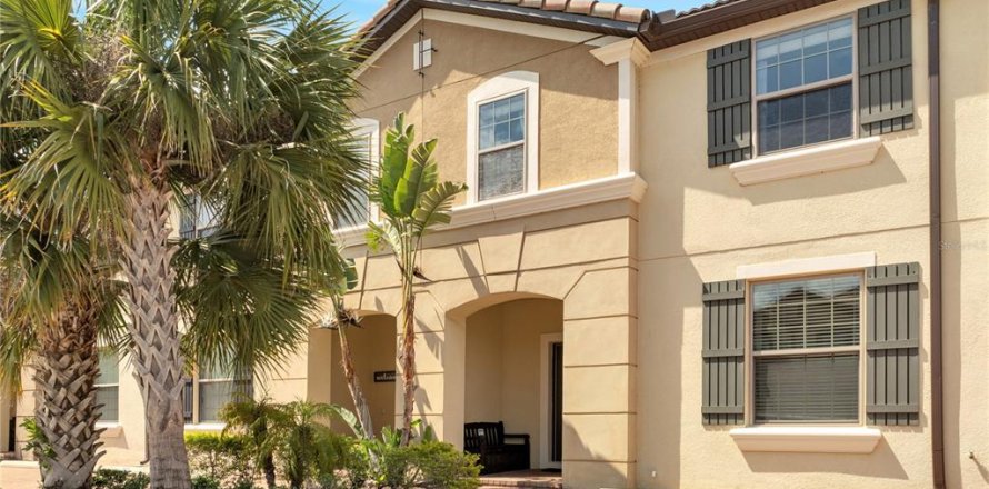 Adosado en Kissimmee, Florida 5 dormitorios, 210.24 m2 № 1909156