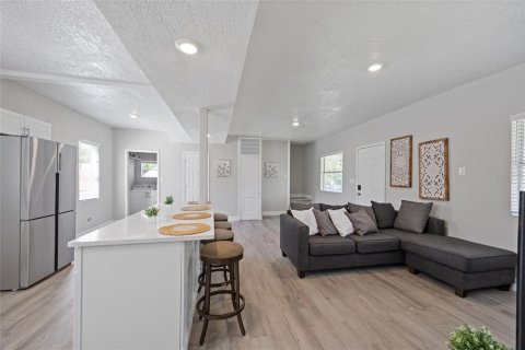 House in Lakeland, Florida 3 bedrooms, 155.33 sq.m. № 1801958 - photo 4