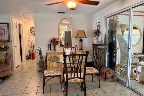 Villa ou maison à vendre à Port Richey, Floride: 3 chambres, 131.83 m2 № 2341851 - photo 11