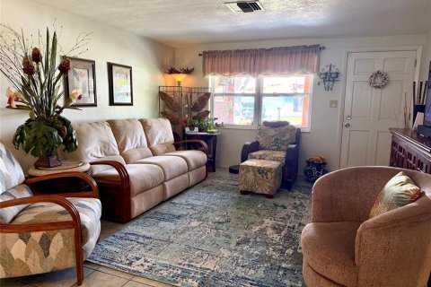 Villa ou maison à vendre à Port Richey, Floride: 3 chambres, 131.83 m2 № 2341851 - photo 8