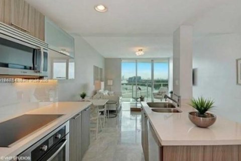 Condo in Miami Beach, Florida, 1 bedroom  № 1973766 - photo 12