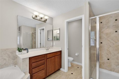 House in Eustis, Florida 5 bedrooms, 258.45 sq.m. № 2107616 - photo 22