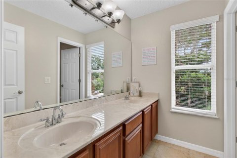 House in Eustis, Florida 5 bedrooms, 258.45 sq.m. № 2107616 - photo 26