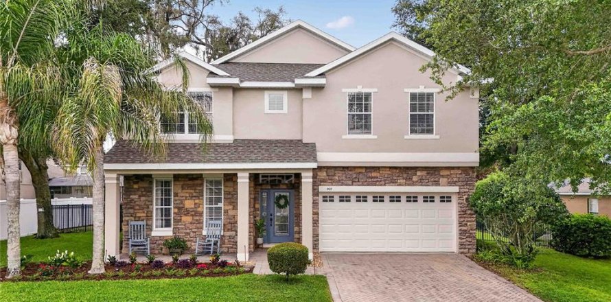 House in Eustis, Florida 5 bedrooms, 258.45 sq.m. № 2107616