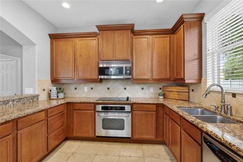 House in Eustis, Florida 5 bedrooms, 258.45 sq.m. № 2107616 - photo 9