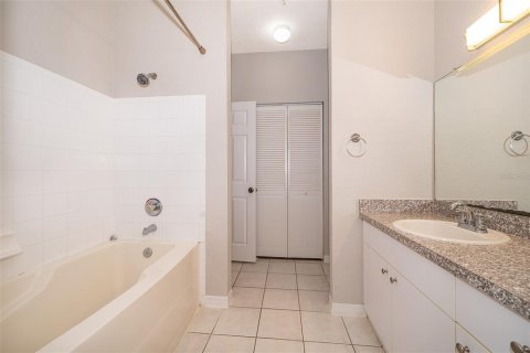 Condo in Orlando, Florida, 1 bedroom  № 1879681 - photo 16