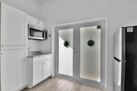 House in Miami, Florida 3 bedrooms, 97.92 sq.m. № 1862554 - photo 24