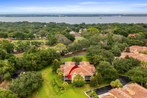 Condo in Howey-in-the-Hills, Florida, 2 bedrooms № 2259275 - photo 2