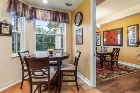 Condo in Howey-in-the-Hills, Florida, 2 bedrooms № 2259275 - photo 15