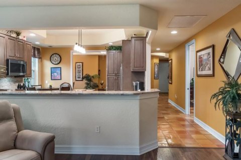 Condo in Howey-in-the-Hills, Florida, 2 bedrooms № 2259275 - photo 25