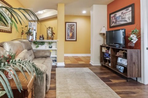 Condo in Howey-in-the-Hills, Florida, 2 bedrooms № 2259275 - photo 14
