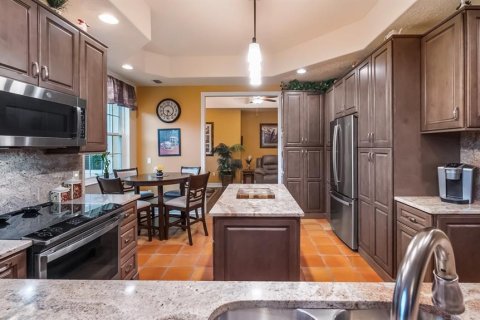 Condo in Howey-in-the-Hills, Florida, 2 bedrooms № 2259275 - photo 16