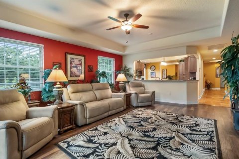 Condo in Howey-in-the-Hills, Florida, 2 bedrooms № 2259275 - photo 23