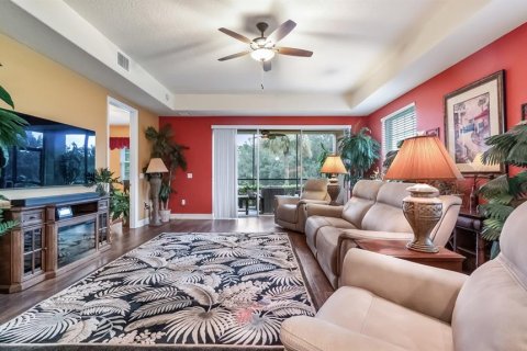 Condo in Howey-in-the-Hills, Florida, 2 bedrooms № 2259275 - photo 4