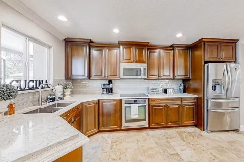 House in Palm Coast, Florida 5 bedrooms, 309.18 sq.m. № 1906822 - photo 6