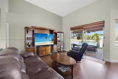 Casa en venta en Homestead, Florida, 4 dormitorios, 216.09 m2 № 2186913 - foto 12