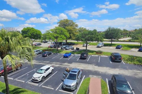 Condominio en venta en Pembroke Pines, Florida, 1 dormitorio, 75.34 m2 № 2147346 - foto 19