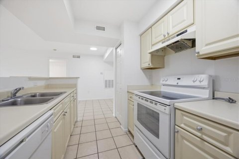Condo in Kissimmee, Florida, 2 bedrooms  № 2238559 - photo 12