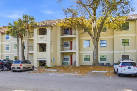 Condo in Kissimmee, Florida, 2 bedrooms  № 2238559 - photo 17
