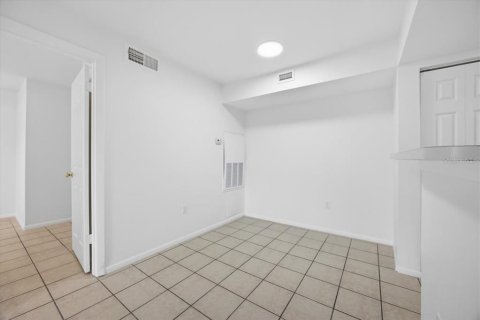 Condo in Kissimmee, Florida, 2 bedrooms  № 2238559 - photo 14