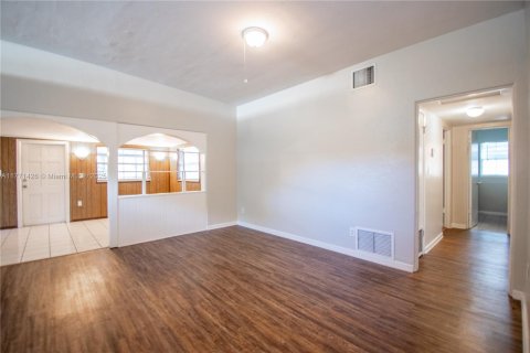 Casa en venta en Orlando, Florida, 3 dormitorios, 144.93 m2 № 1935143 - foto 19