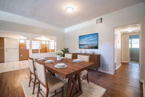 Casa en venta en Orlando, Florida, 3 dormitorios, 144.93 m2 № 1935143 - foto 5