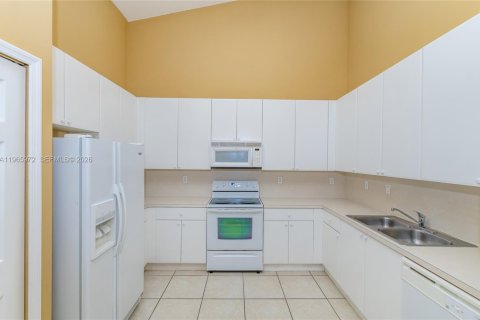 House in Homestead, Florida 2 bedrooms, 98.2 sq.m. № 2027544 - photo 26