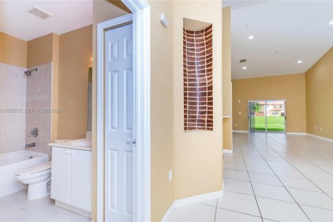 House in Homestead, Florida 2 bedrooms, 98.2 sq.m. № 2027544 - photo 20