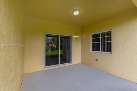 House in Homestead, Florida 2 bedrooms, 98.2 sq.m. № 2027544 - photo 11