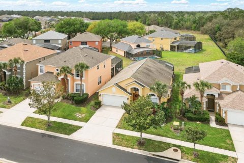 House in Kissimmee, Florida 4 bedrooms, 182.09 sq.m. № 1724592 - photo 3