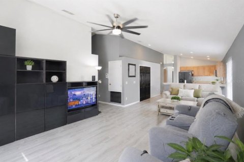 Villa ou maison à vendre à Kissimmee, Floride: 4 chambres, 198.81 m2 № 2351462 - photo 10