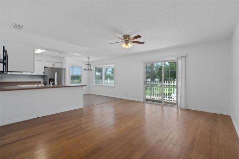 Touwnhouse à louer à Port Richey, Floride: 2 chambres, 126.72 m2 № 2095179 - photo 9