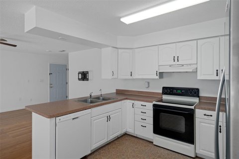 Touwnhouse à louer à Port Richey, Floride: 2 chambres, 126.72 m2 № 2095179 - photo 17