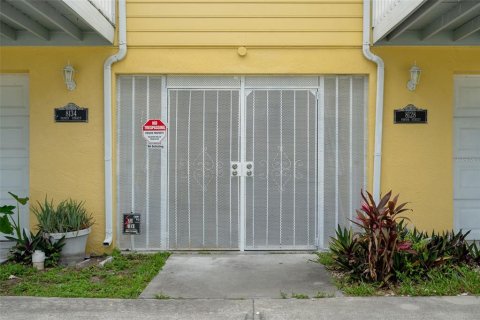 Touwnhouse à louer à Port Richey, Floride: 2 chambres, 126.72 m2 № 2095179 - photo 4