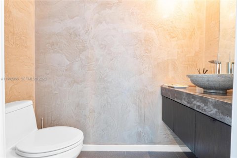 Condominio en venta en Miami, Florida, 3 dormitorios, 191.84 m2 № 2026206 - foto 19