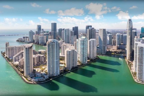 Condominio en venta en Miami, Florida, 3 dormitorios, 191.84 m2 № 2026206 - foto 3