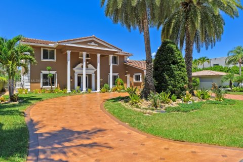 Casa en venta en Hallandale Beach, Florida, 5 dormitorios, 345.41 m2 № 1886641 - foto 6