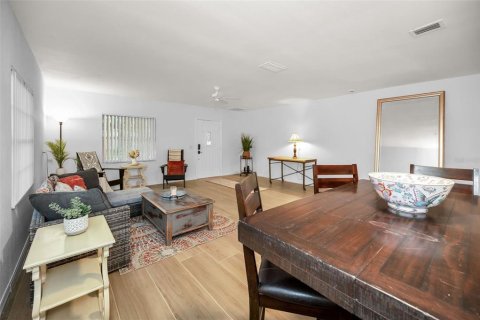 Villa ou maison à vendre à Tarpon Springs, Floride: 3 chambres, 172.05 m2 № 1725464 - photo 17